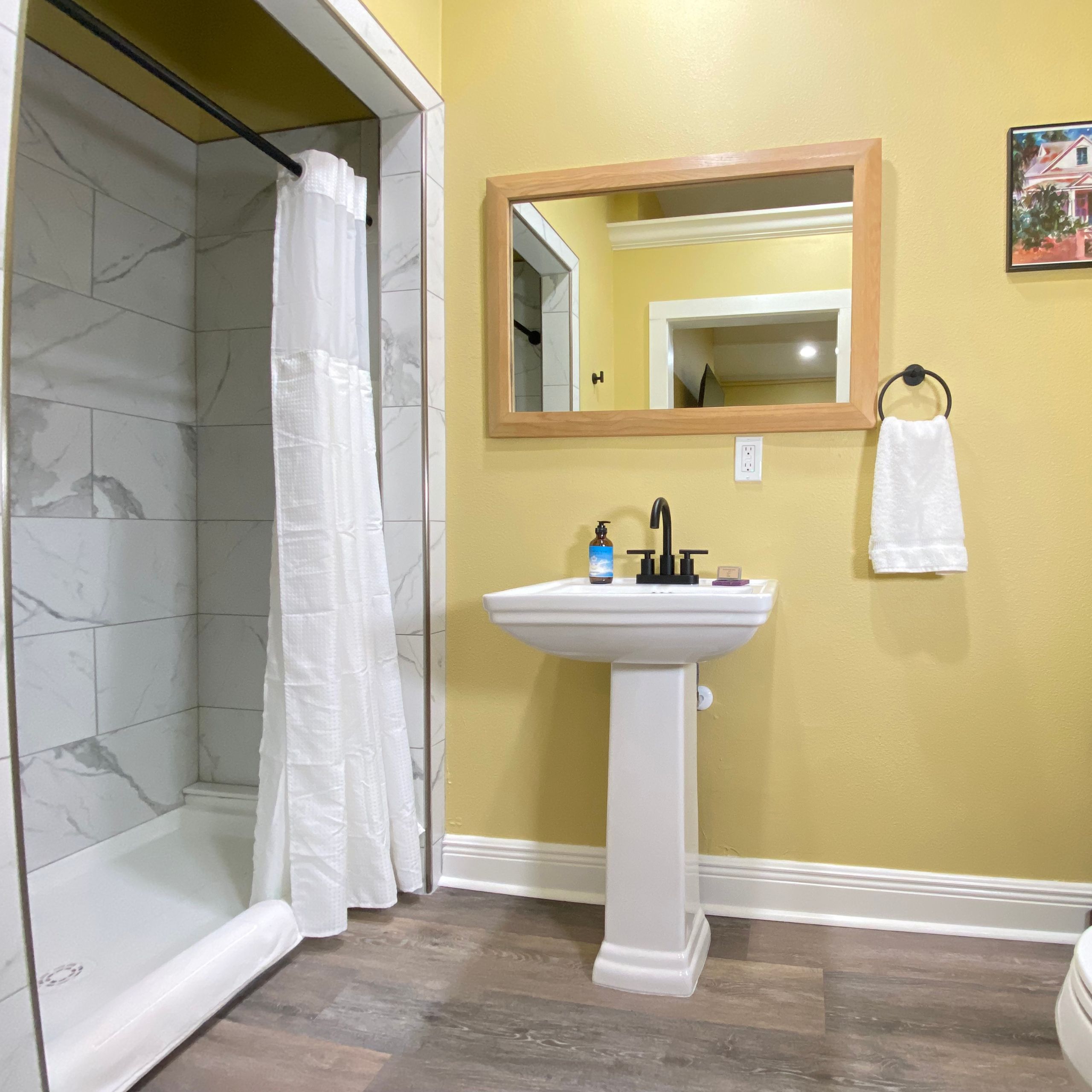 Bathroom Hemingway 2